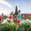 young-couple-at-the-pura-ulun-danu-bratan-bali-2021-09-01-17-17-21-utc.jpg